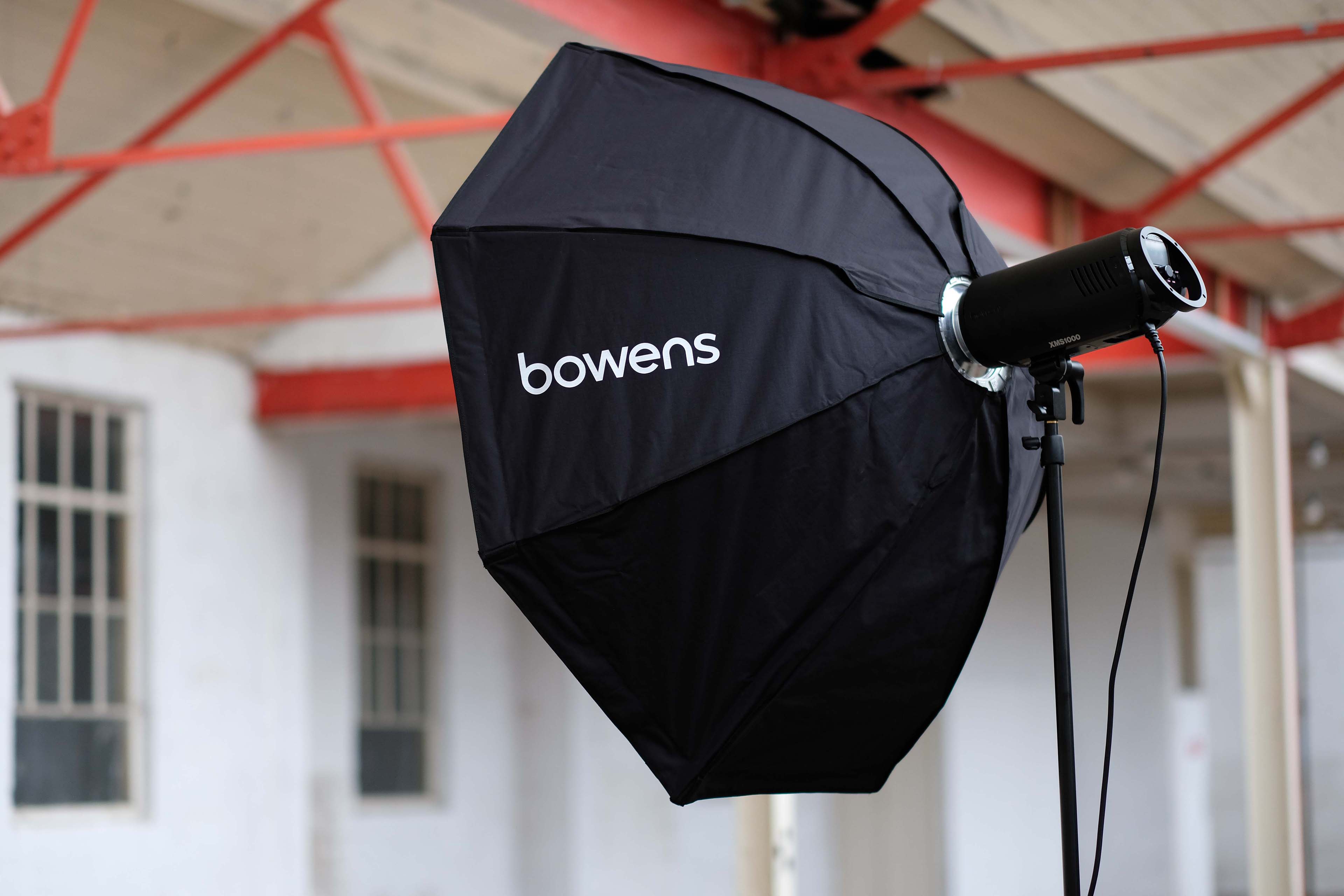 Bowens XMS100 flash head with diffuser